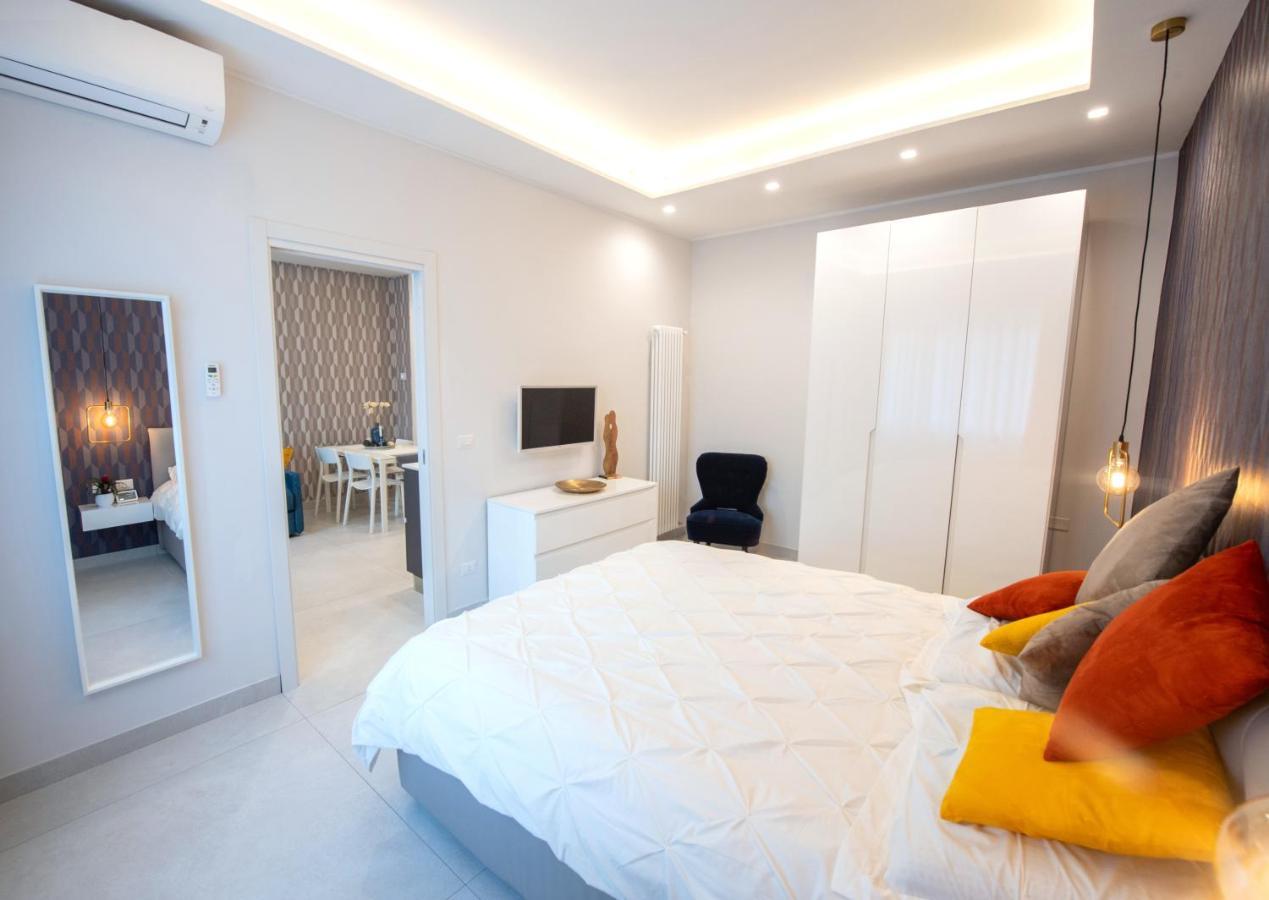 Napoli City Center - Appartamenti E Camere Εξωτερικό φωτογραφία