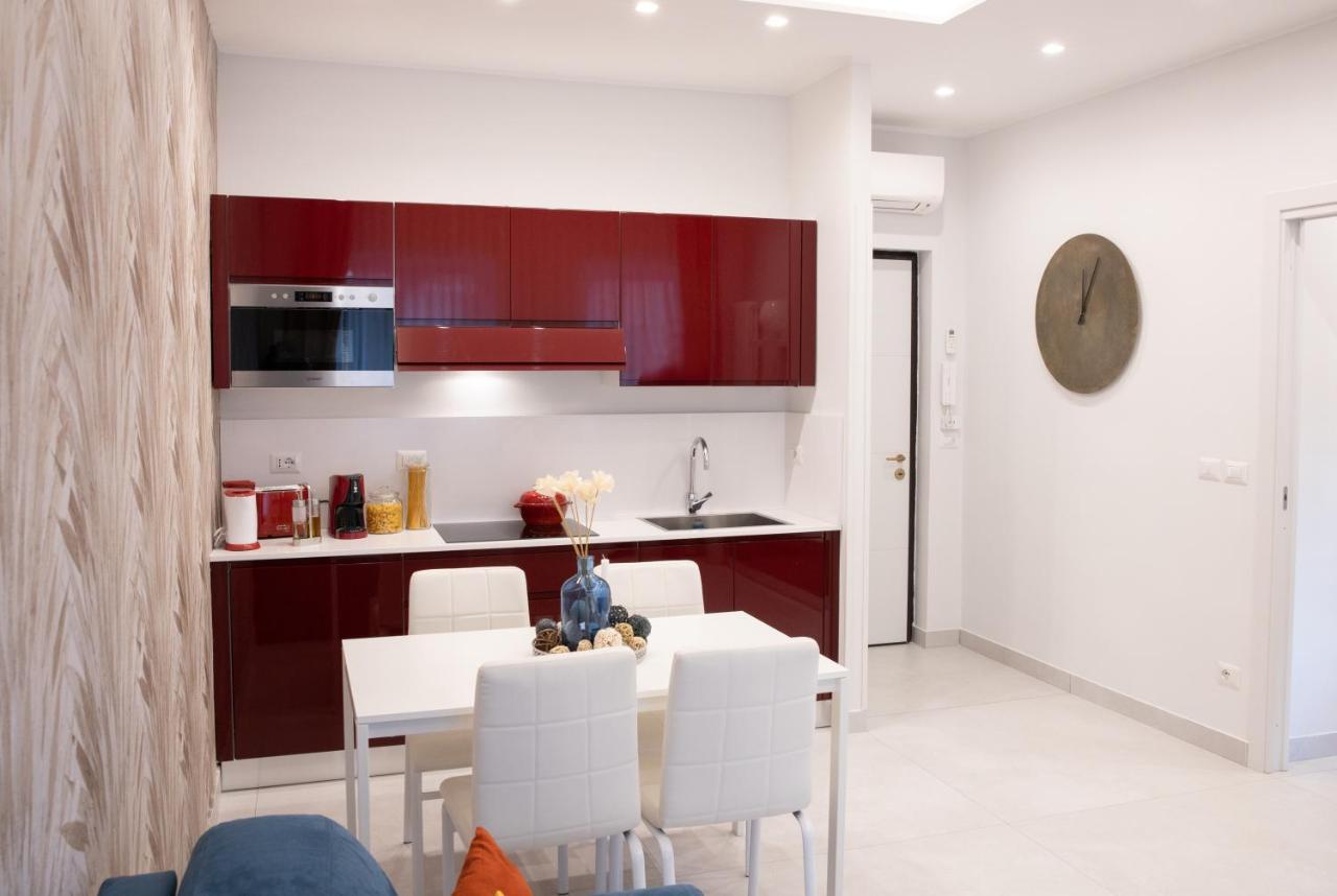 Napoli City Center - Appartamenti E Camere Εξωτερικό φωτογραφία