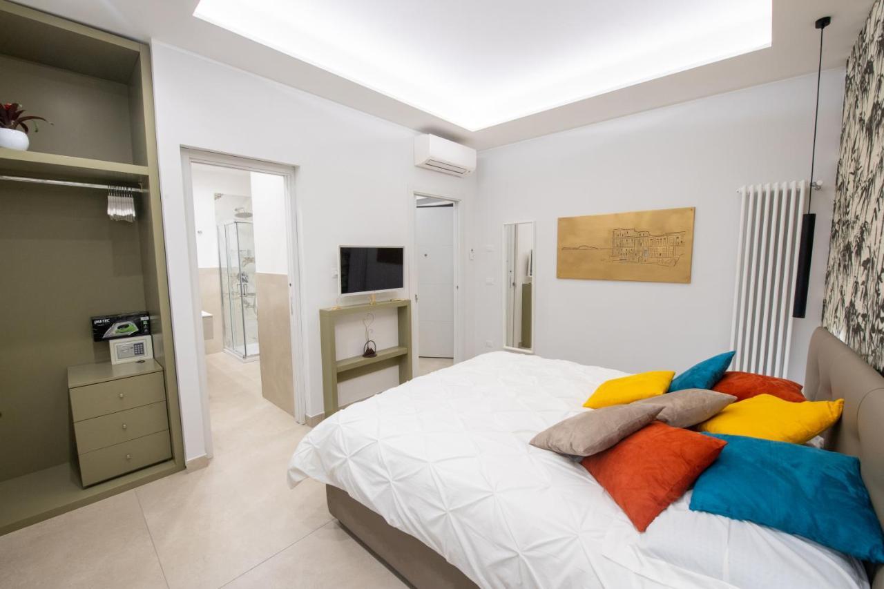 Napoli City Center - Appartamenti E Camere Εξωτερικό φωτογραφία