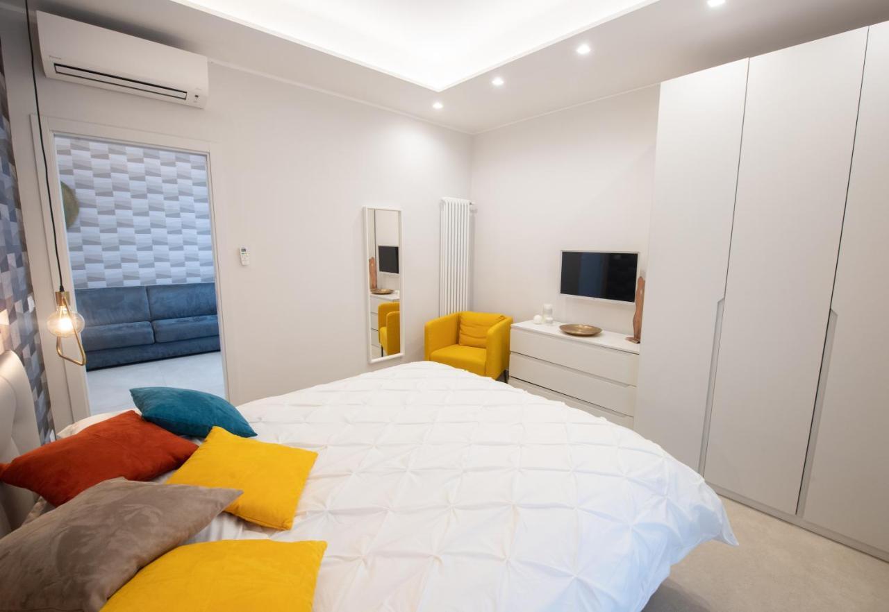 Napoli City Center - Appartamenti E Camere Εξωτερικό φωτογραφία