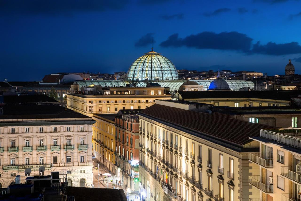 Napoli City Center - Appartamenti E Camere Εξωτερικό φωτογραφία