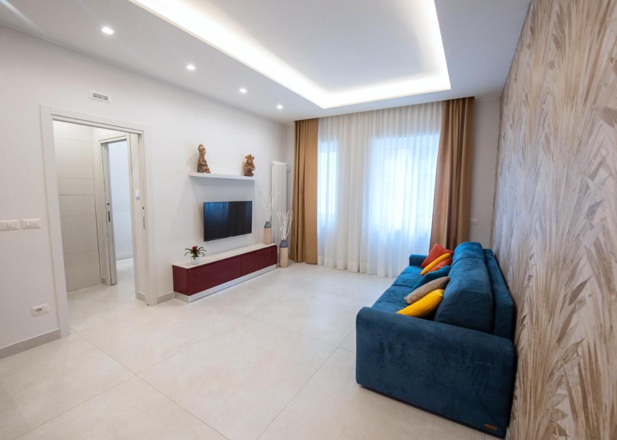 Napoli City Center - Appartamenti E Camere Εξωτερικό φωτογραφία