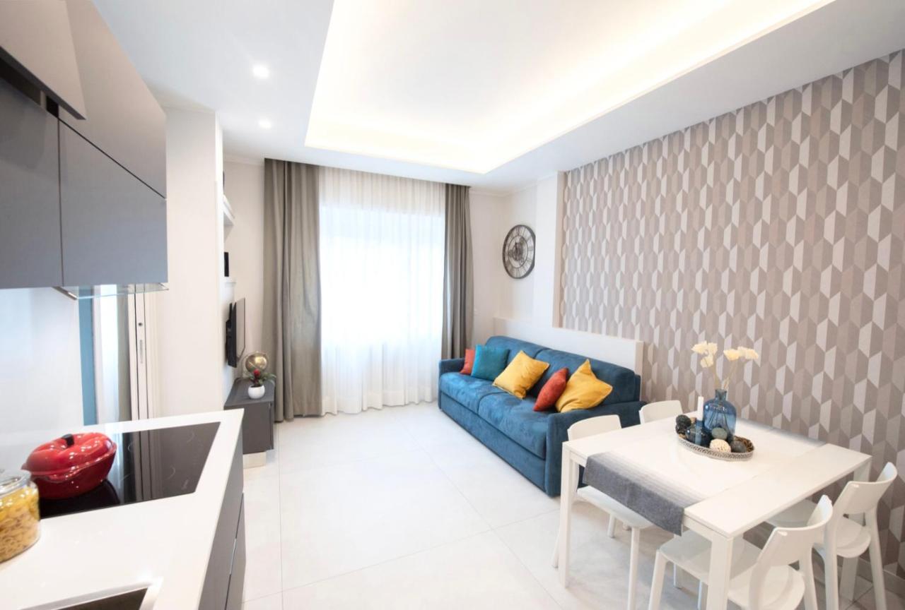 Napoli City Center - Appartamenti E Camere Εξωτερικό φωτογραφία