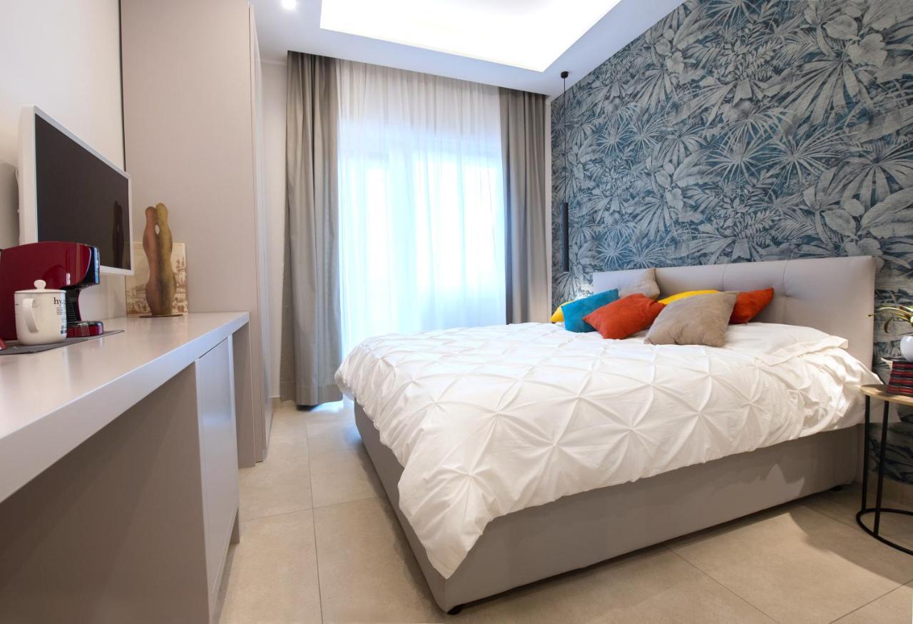 Napoli City Center - Appartamenti E Camere Εξωτερικό φωτογραφία