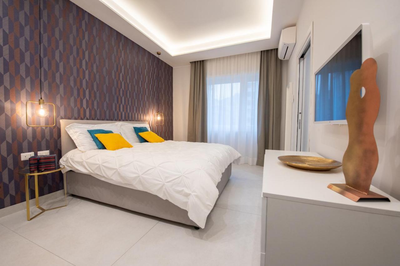 Napoli City Center - Appartamenti E Camere Εξωτερικό φωτογραφία