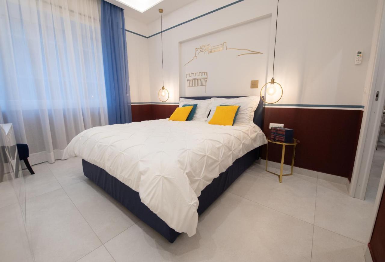 Napoli City Center - Appartamenti E Camere Εξωτερικό φωτογραφία