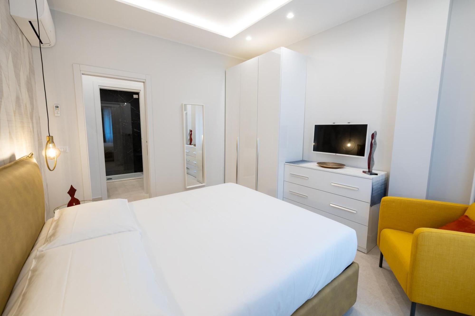 Napoli City Center - Appartamenti E Camere Εξωτερικό φωτογραφία
