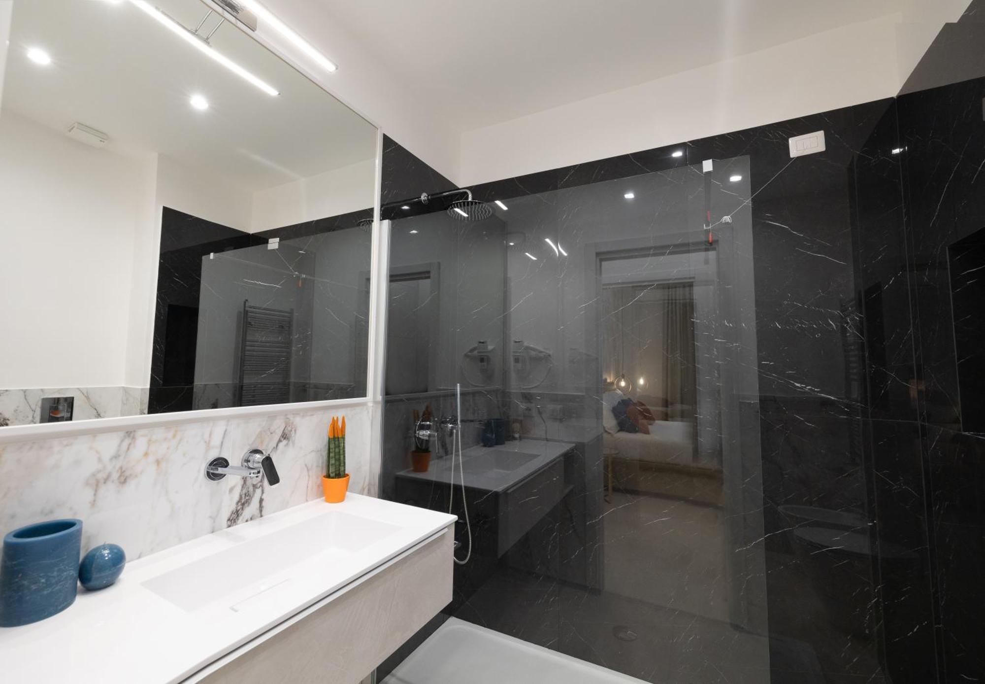 Napoli City Center - Appartamenti E Camere Εξωτερικό φωτογραφία